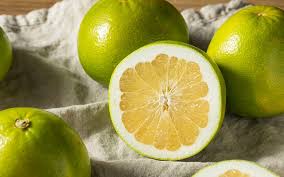 Can my dog have pomelo fruit?
