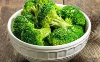 Cooked broccoli for dog